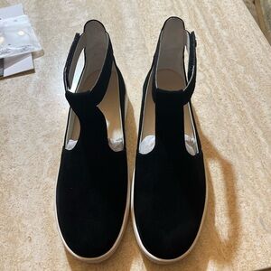 Chic Black Women's Flats